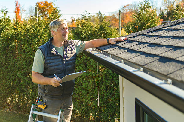 Professional Roofing technician working in Rosedale, IN